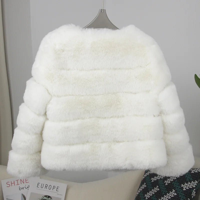 FauxFur Chic - Women’s Thick Faux Fur Coat