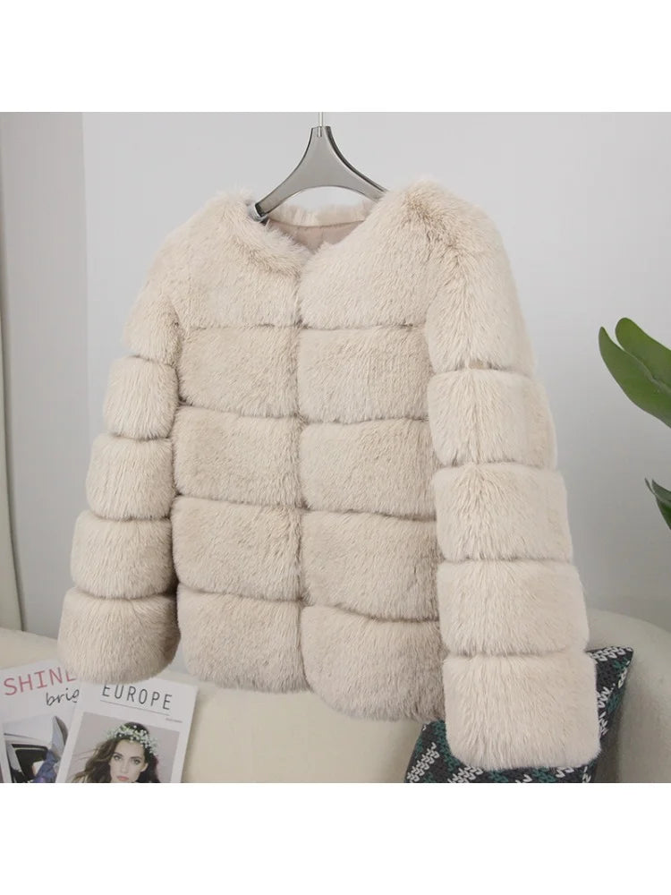 FauxFur Chic - Women’s Thick Faux Fur Coat