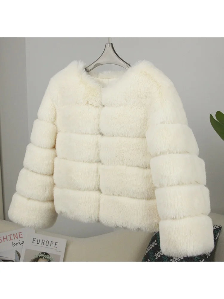 FauxFur Chic - Women’s Thick Faux Fur Coat