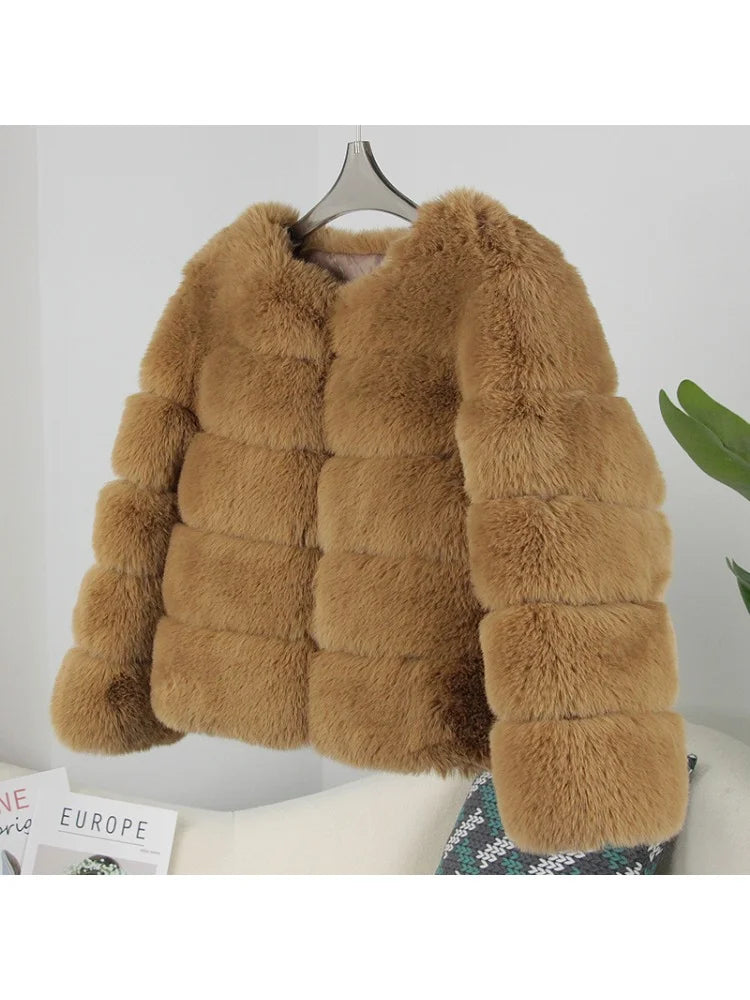 FauxFur Chic - Women’s Thick Faux Fur Coat