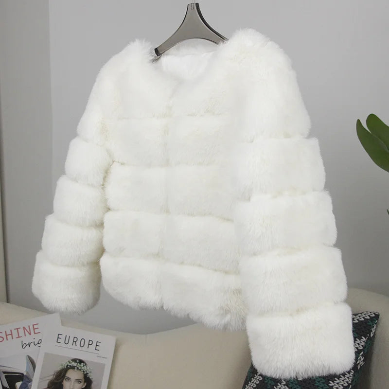 FauxFur Chic - Women’s Thick Faux Fur Coat