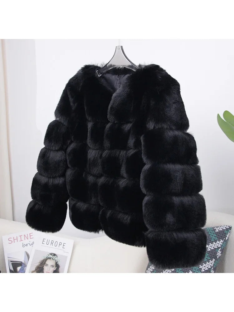 FauxFur Chic - Women’s Thick Faux Fur Coat