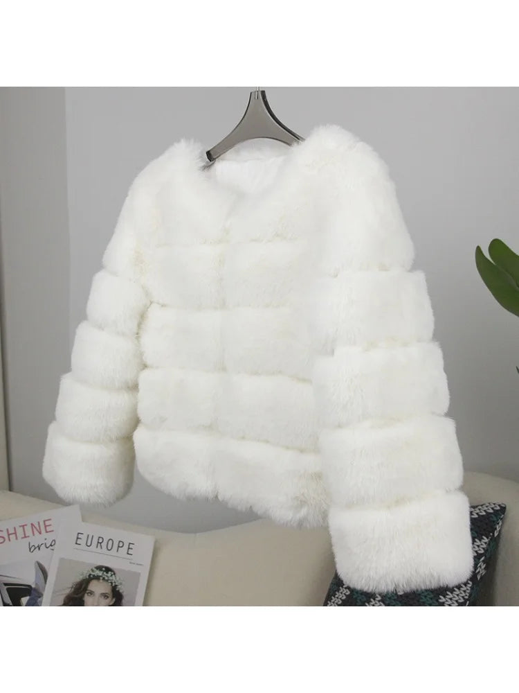 FauxFur Chic - Women’s Thick Faux Fur Coat