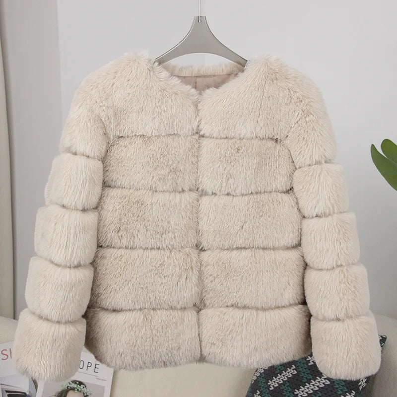 FauxFur Chic - Women’s Thick Faux Fur Coat